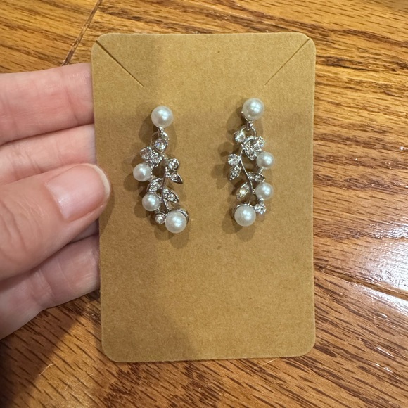 Jewelry - Elegant Silver and Pearl Drop Earrings Fancy Formal